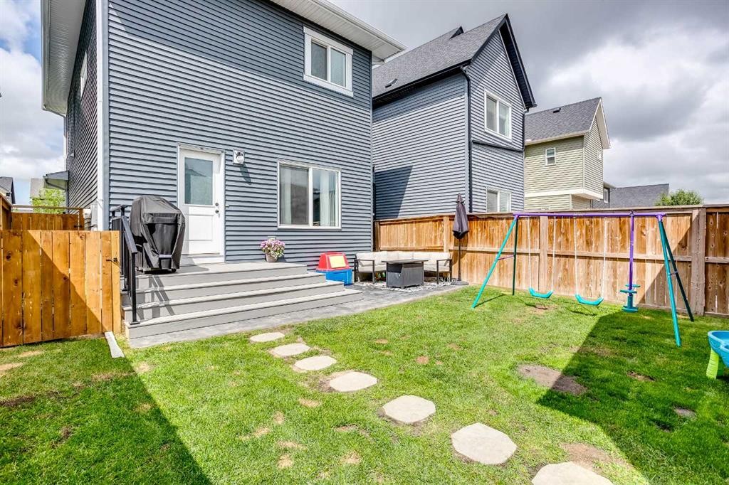 136 Highview Gate Se, Airdrie, AB - Outdoor With Deck Patio Veranda