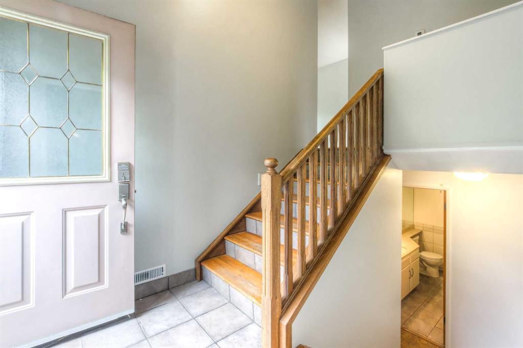 5839 66 Avenue Nw, Calgary, AB