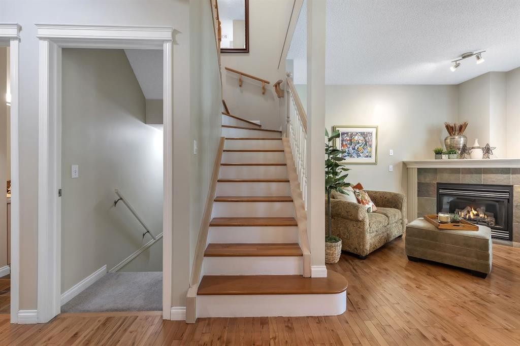 6 Discovery Heights Sw, Calgary, AB