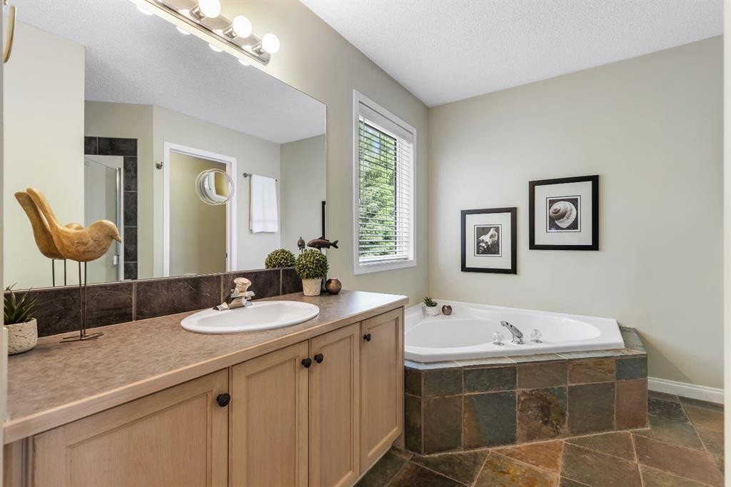 6 Discovery Heights Sw, Calgary, AB
