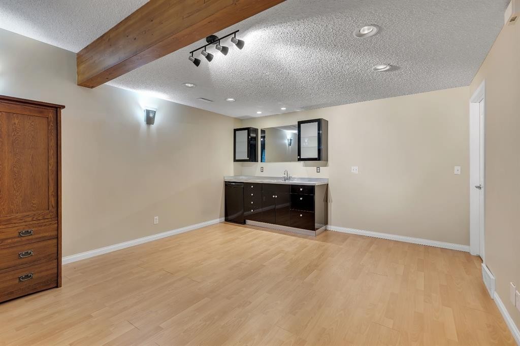 6 Discovery Heights Sw, Calgary, AB