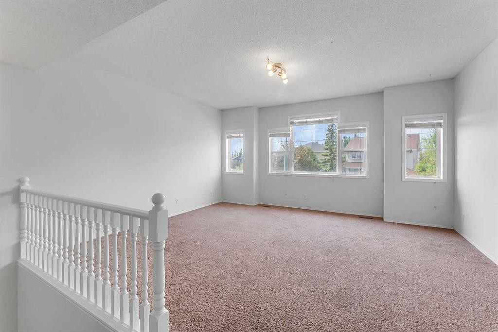 30 Citadel Crest Link Nw, Calgary, AB