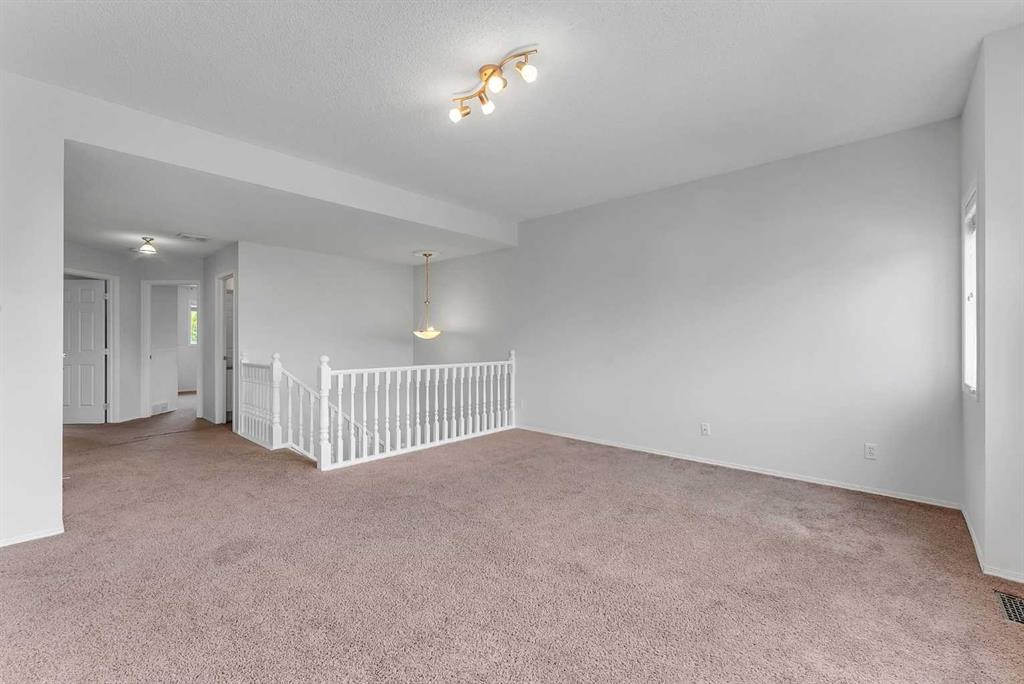 30 Citadel Crest Link Nw, Calgary, AB