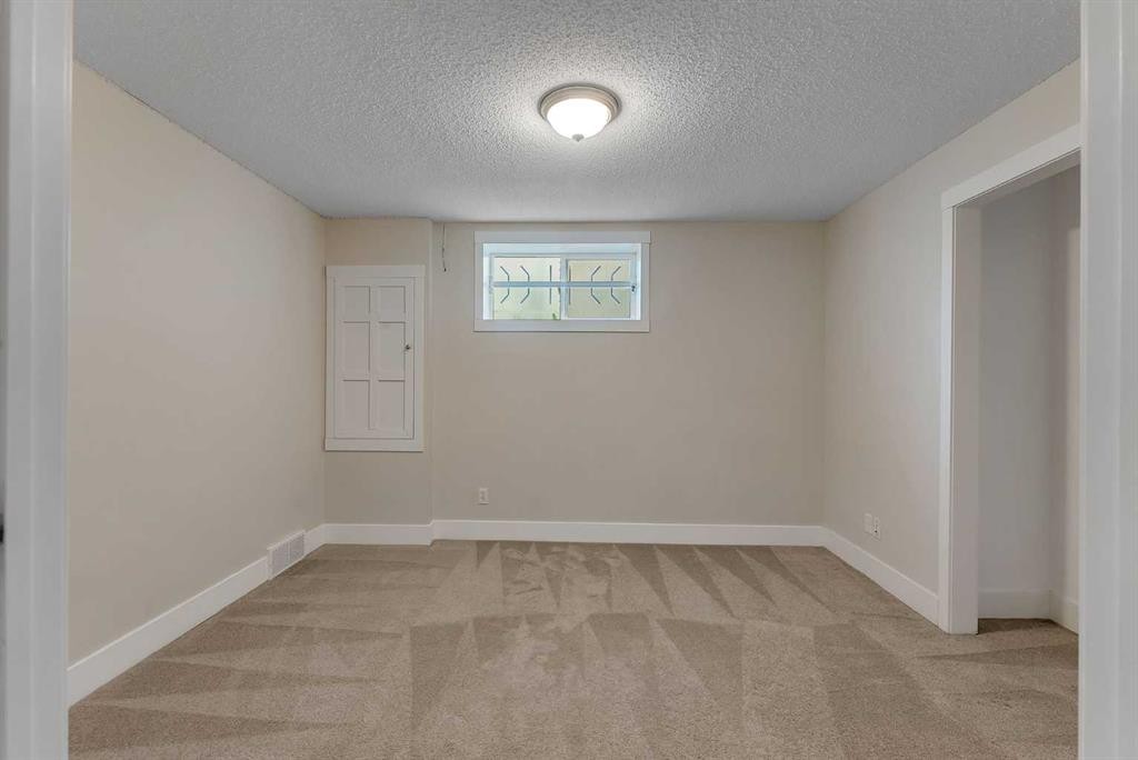 30 Citadel Crest Link Nw, Calgary, AB