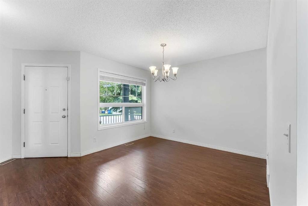 30 Citadel Crest Link Nw, Calgary, AB