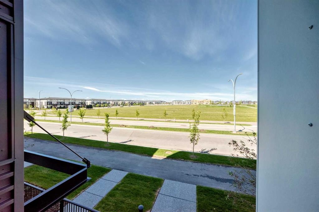 1217-63 Corner Glen Crescent Ne, Calgary, AB - Outdoor With View