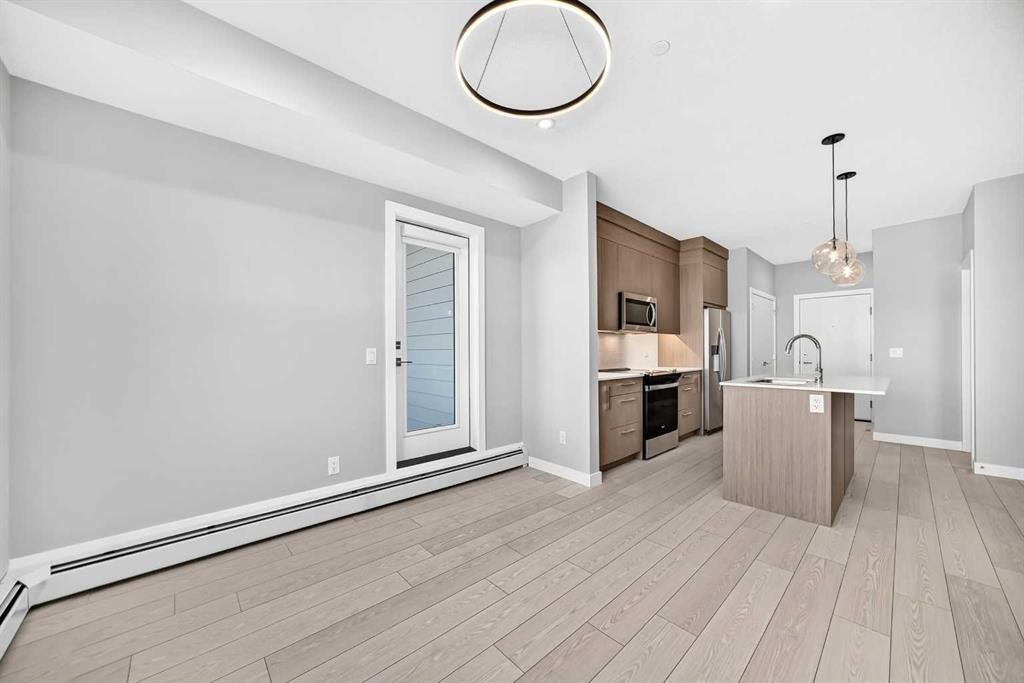 1217-63 Corner Glen Crescent Ne, Calgary, AB - Indoor