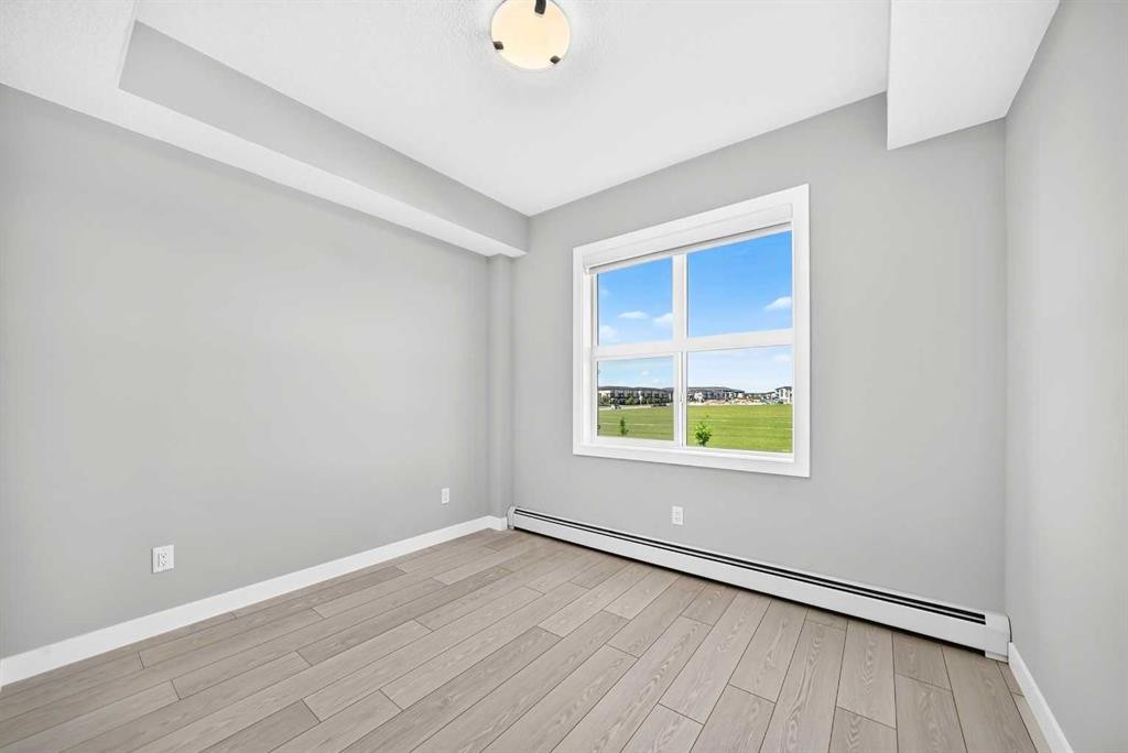 1217-63 Corner Glen Crescent Ne, Calgary, AB - Indoor Photo Showing Other Room