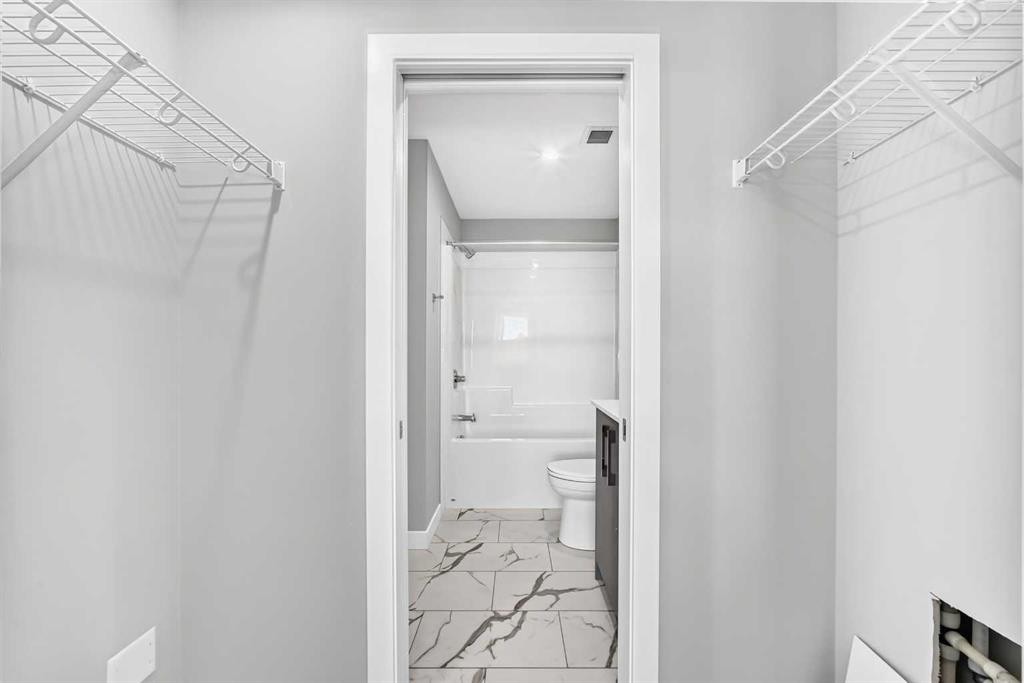 1217-63 Corner Glen Crescent Ne, Calgary, AB - Indoor