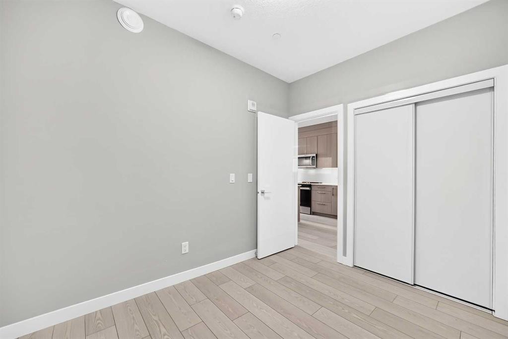 1217-63 Corner Glen Crescent Ne, Calgary, AB - Indoor Photo Showing Other Room