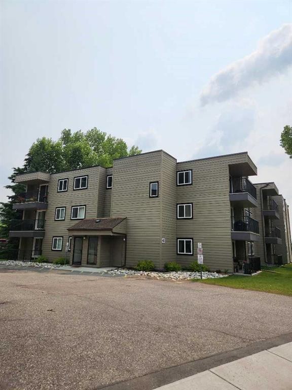 201-40 Glenbrook Crescent, Cochrane, AB