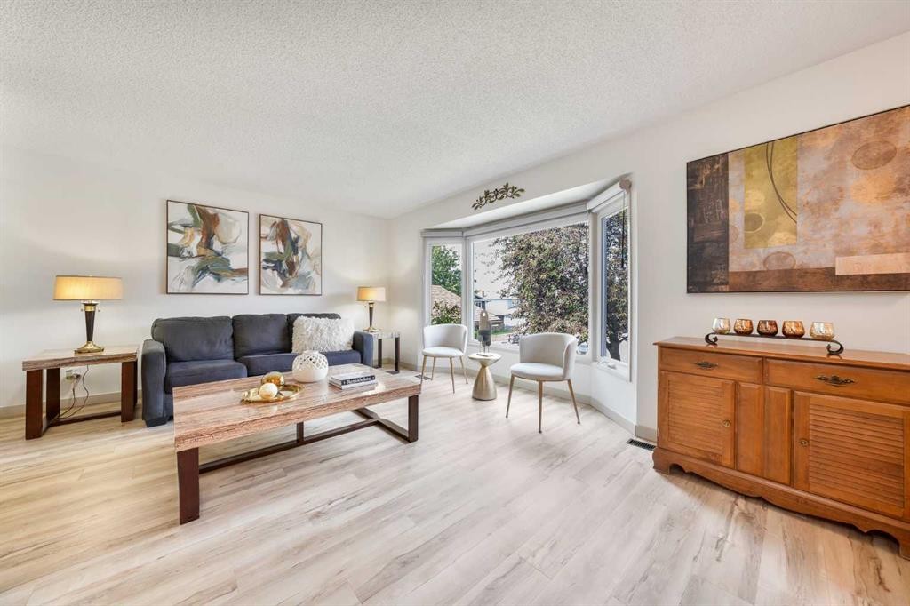 40 Silver Ridge Court Nw, Calgary, AB