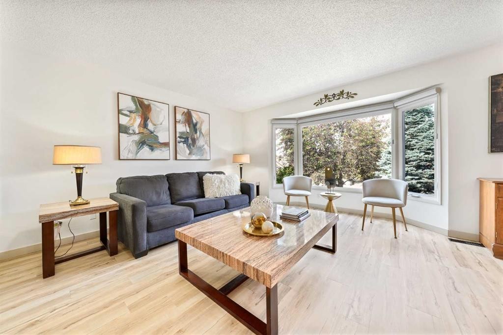 40 Silver Ridge Court Nw, Calgary, AB