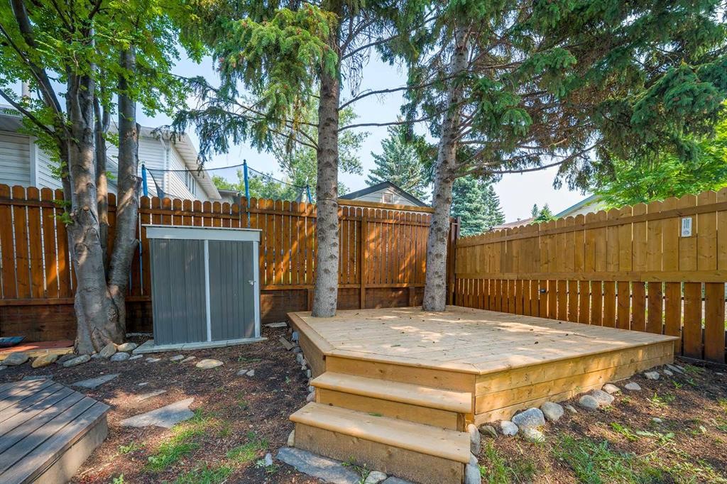 40 Silver Ridge Court Nw, Calgary, AB