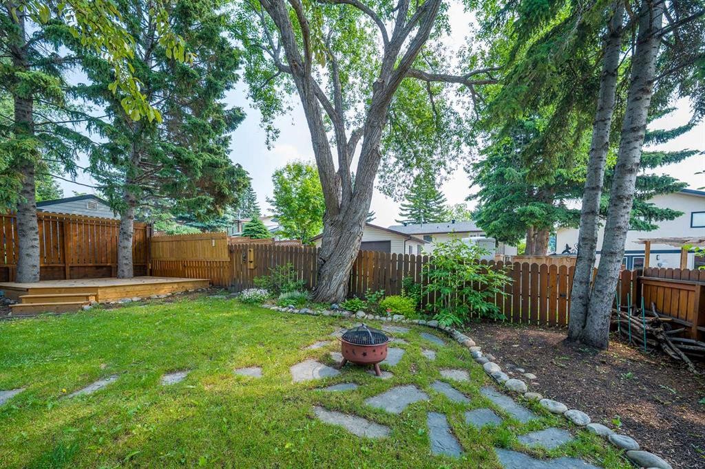 40 Silver Ridge Court Nw, Calgary, AB