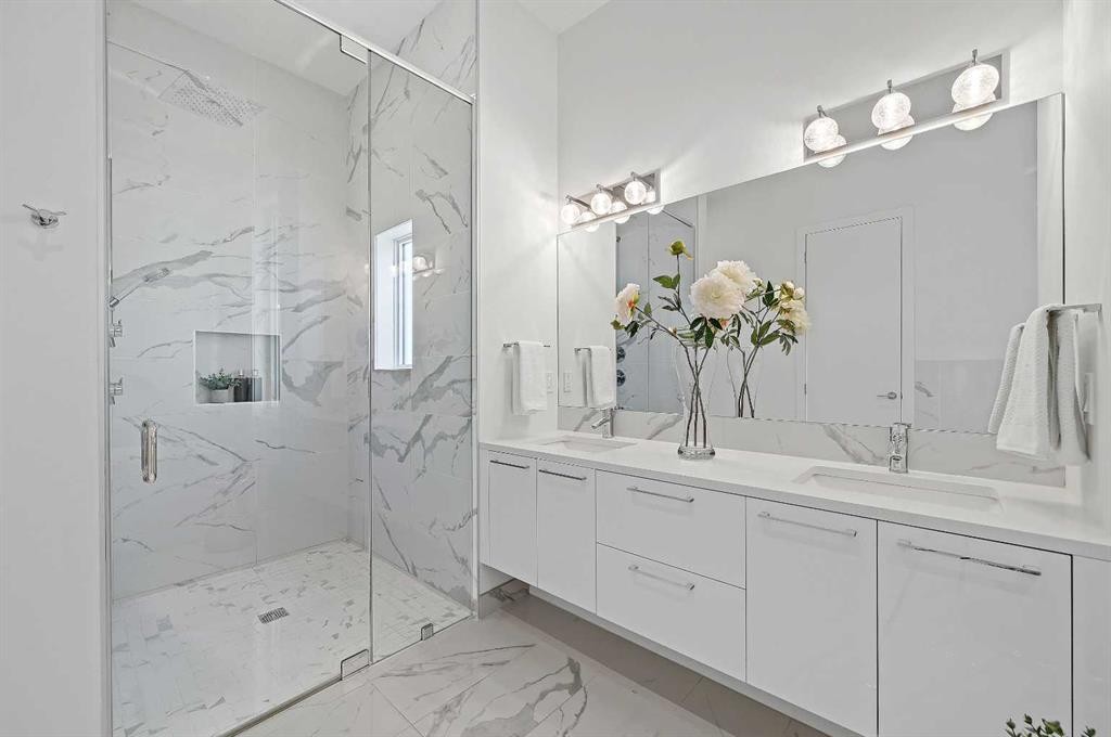 2115 Bowness Road Nw, Calgary, AB