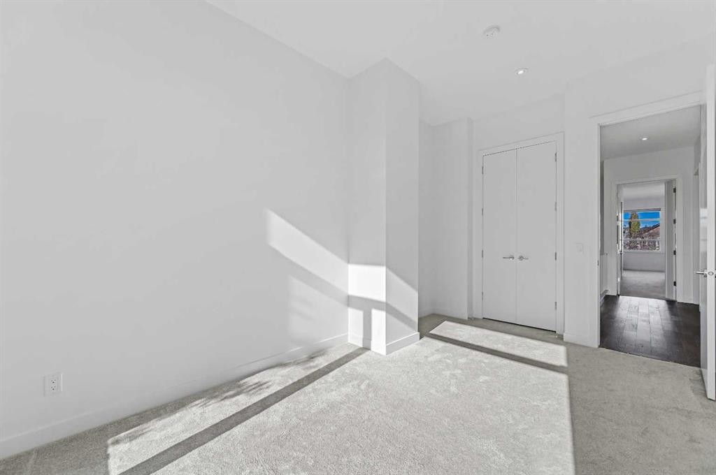 2115 Bowness Road Nw, Calgary, AB