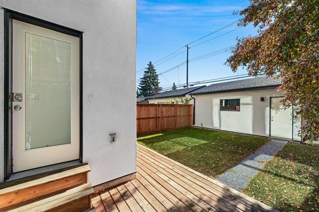 2115 Bowness Road Nw, Calgary, AB