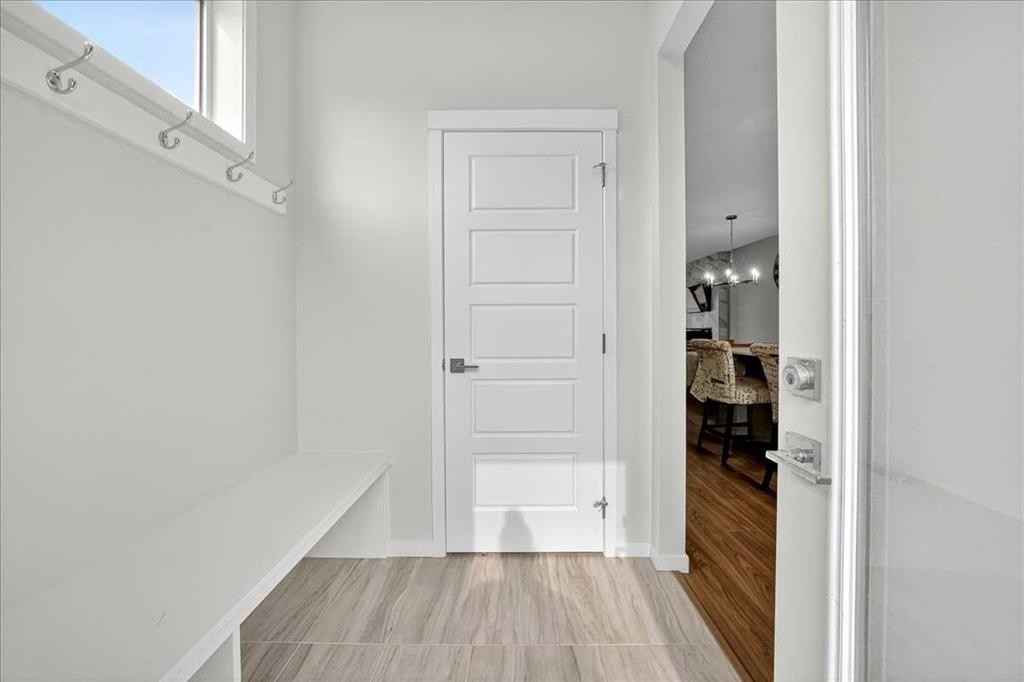10 Lucas Close Nw, Calgary, AB