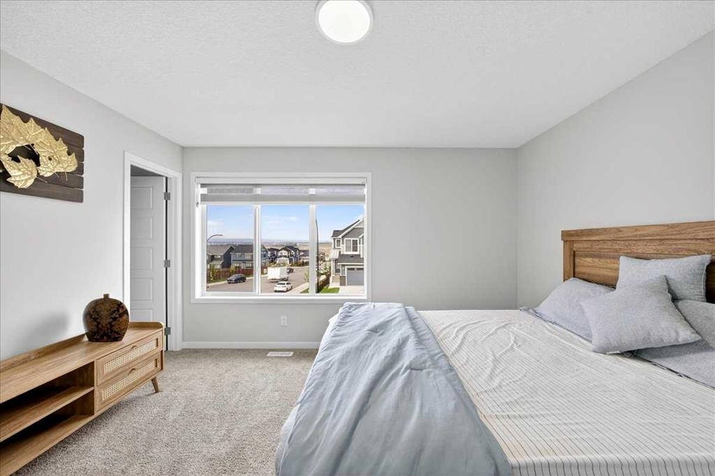 10 Lucas Close Nw, Calgary, AB