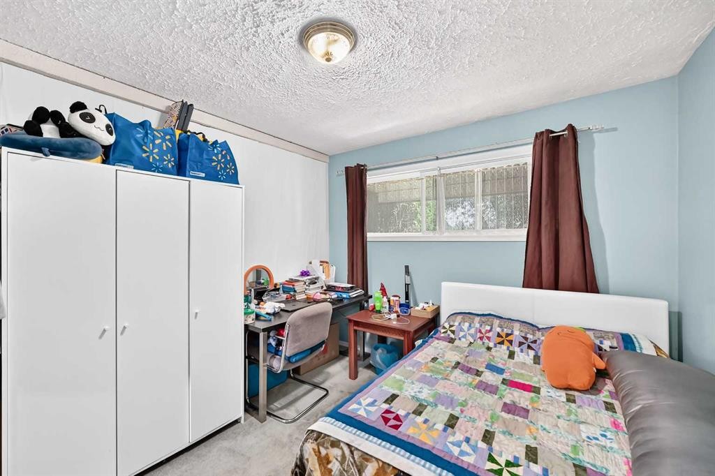 16501 106 Avenue Nw, Edmonton, AB - Indoor Photo Showing Bedroom