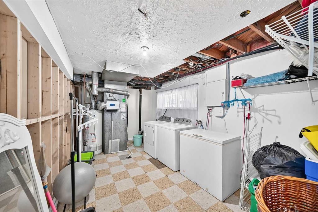 16501 106 Avenue Nw, Edmonton, AB - Indoor Photo Showing Laundry Room