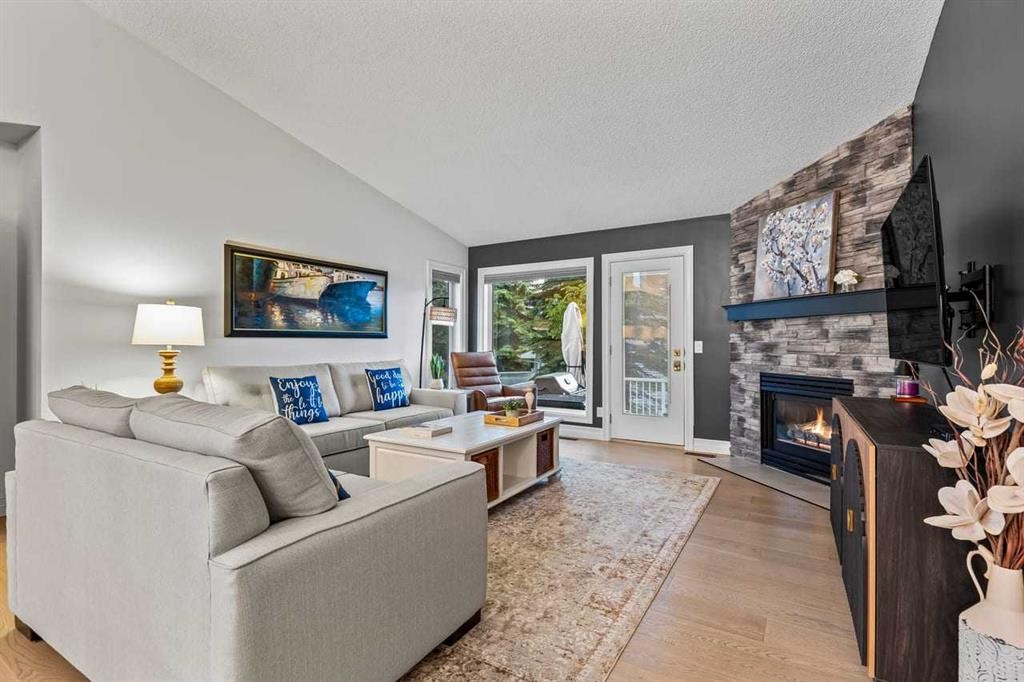33 Douglasview Park Se, Calgary, AB