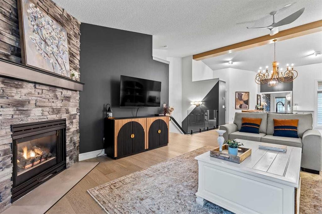 33 Douglasview Park Se, Calgary, AB