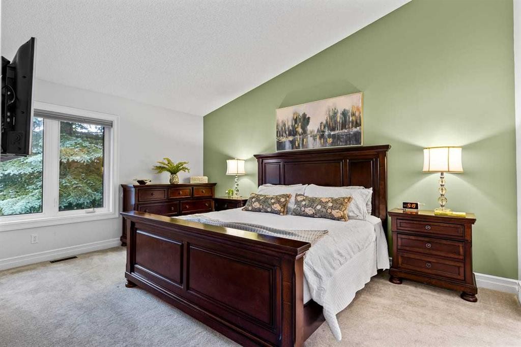 33 Douglasview Park Se, Calgary, AB