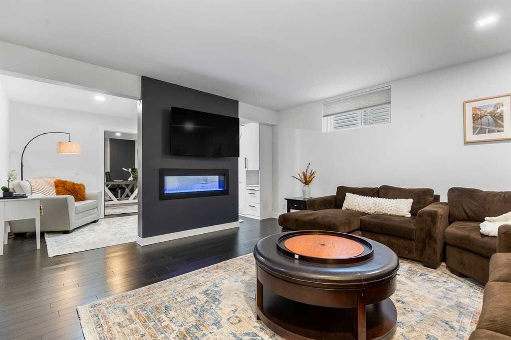 33 Douglasview Park Se, Calgary, AB