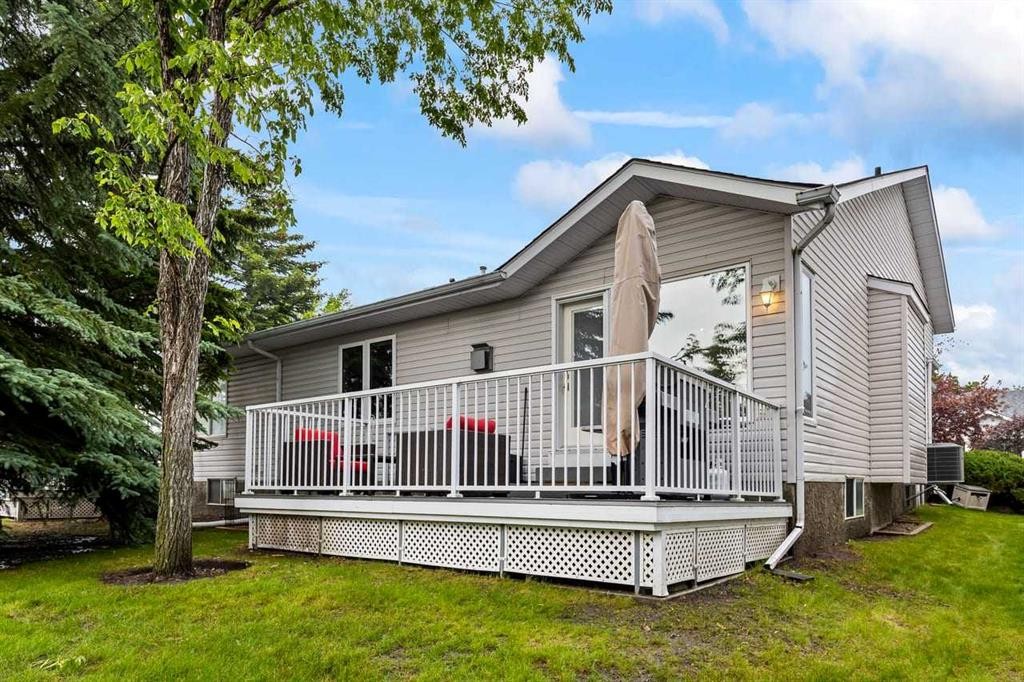 33 Douglasview Park Se, Calgary, AB