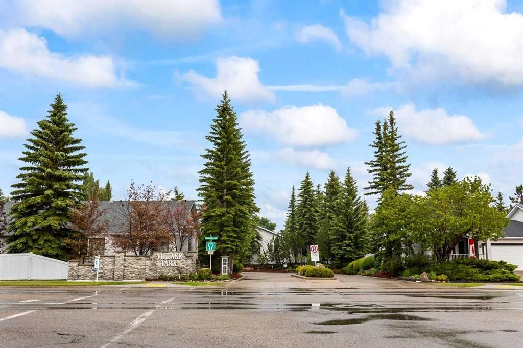 33 Douglasview Park Se, Calgary, AB