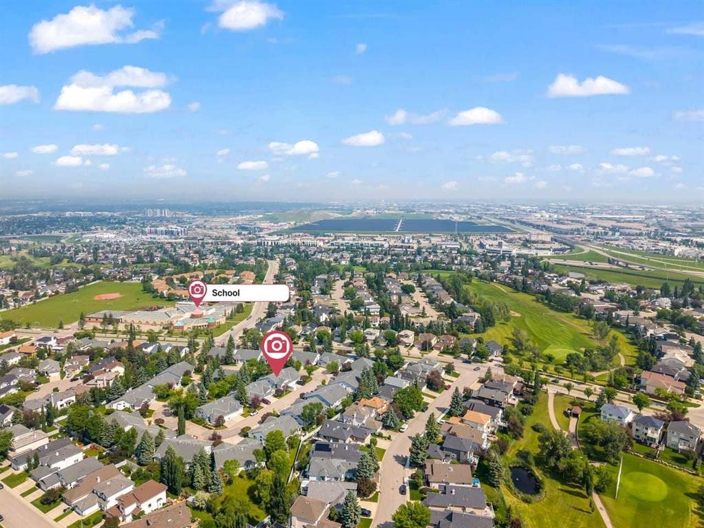 33 Douglasview Park Se, Calgary, AB