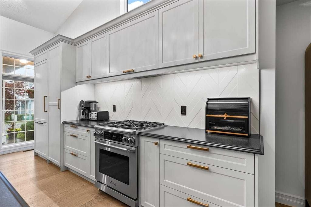 33 Douglasview Park Se, Calgary, AB