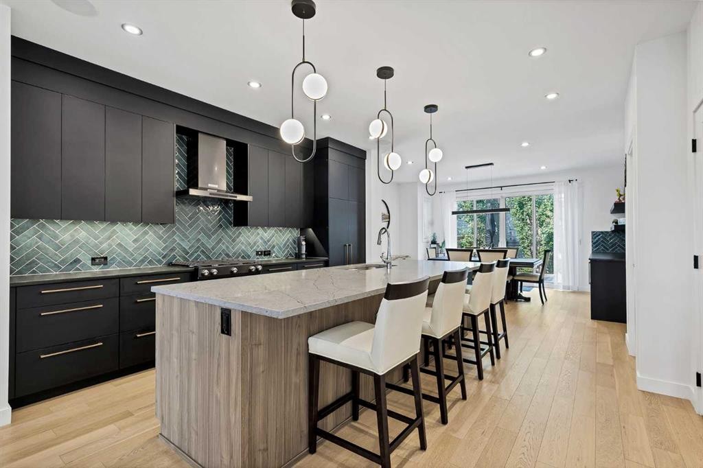 44 Timberline Way Sw, Calgary, AB - Indoor Photo Showing Kitchen With Upgraded Kitchen