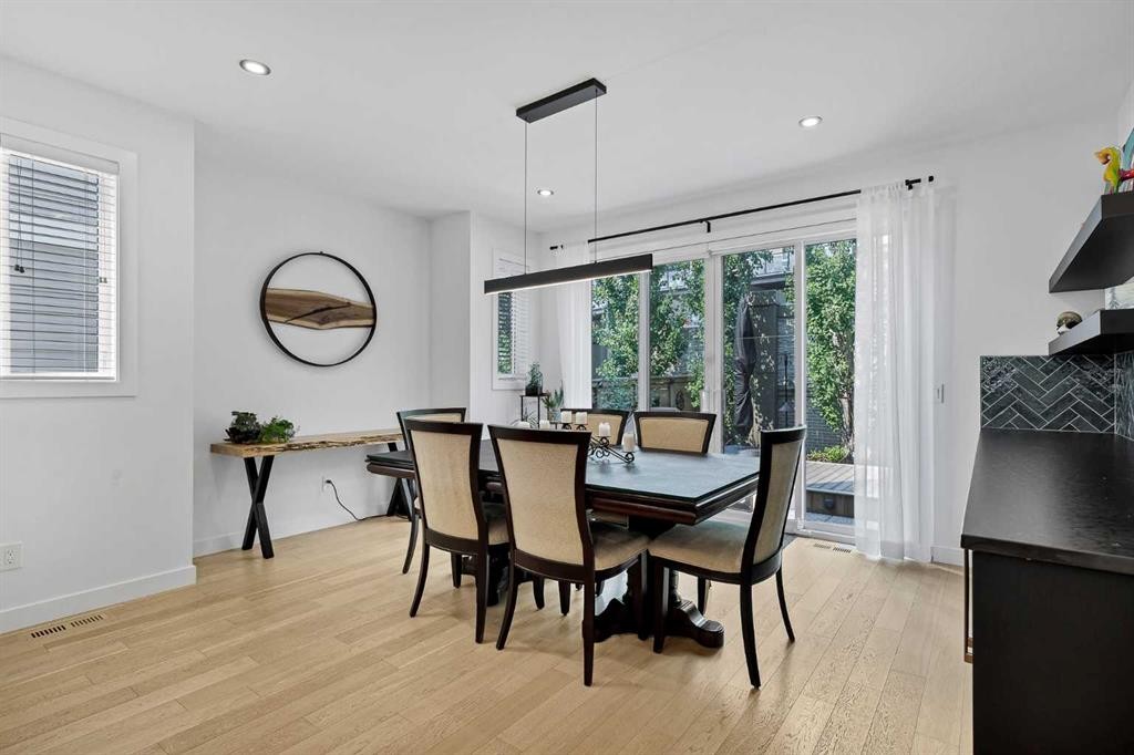 44 Timberline Way Sw, Calgary, AB - Indoor Photo Showing Dining Room