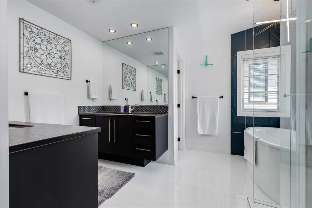 44 Timberline Way Sw, Calgary, AB - Indoor