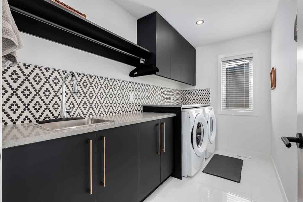 44 Timberline Way Sw, Calgary, AB - Indoor Photo Showing Laundry Room