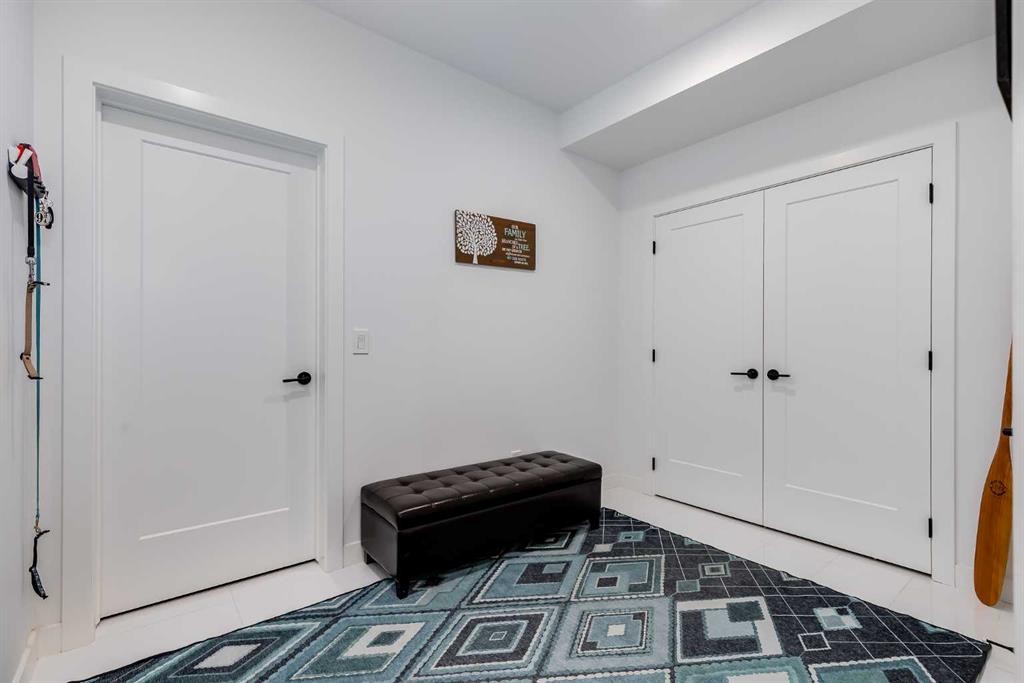 44 Timberline Way Sw, Calgary, AB - Indoor