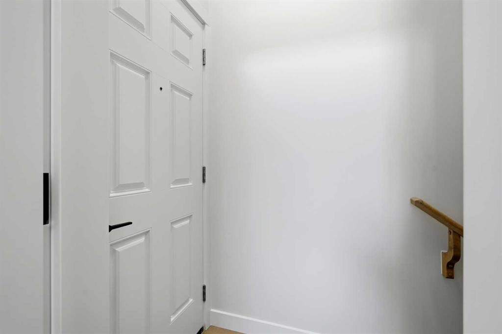 695 Buffaloberry Manor Se, Calgary, AB - Indoor Photo Showing Other Room