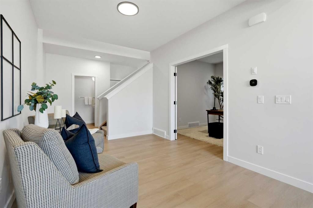 695 Buffaloberry Manor Se, Calgary, AB - Indoor