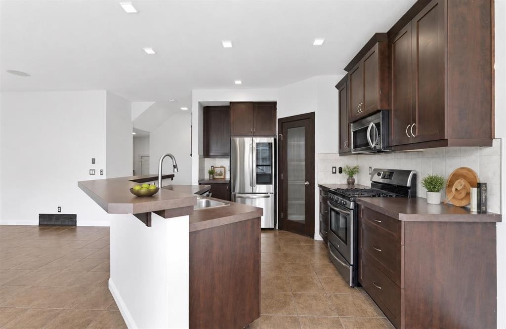 121 Copperstone Close Se, Calgary, AB