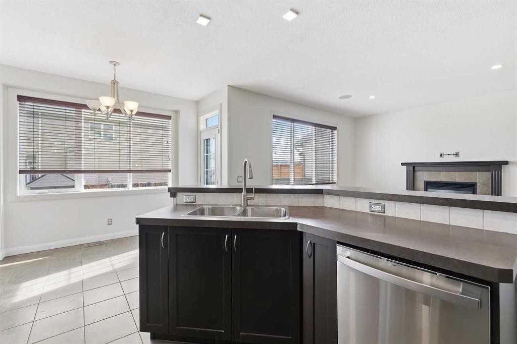 121 Copperstone Close Se, Calgary, AB