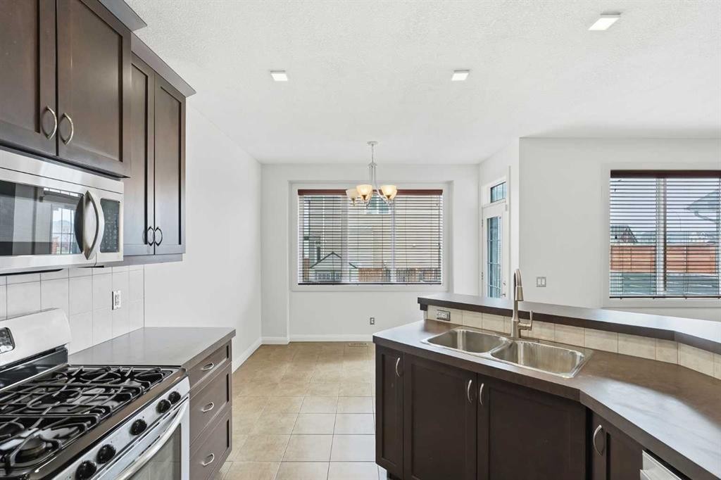 121 Copperstone Close Se, Calgary, AB