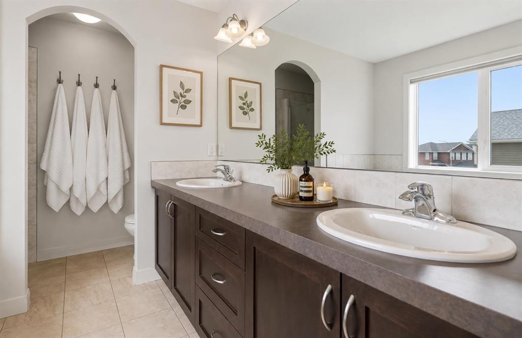 121 Copperstone Close Se, Calgary, AB