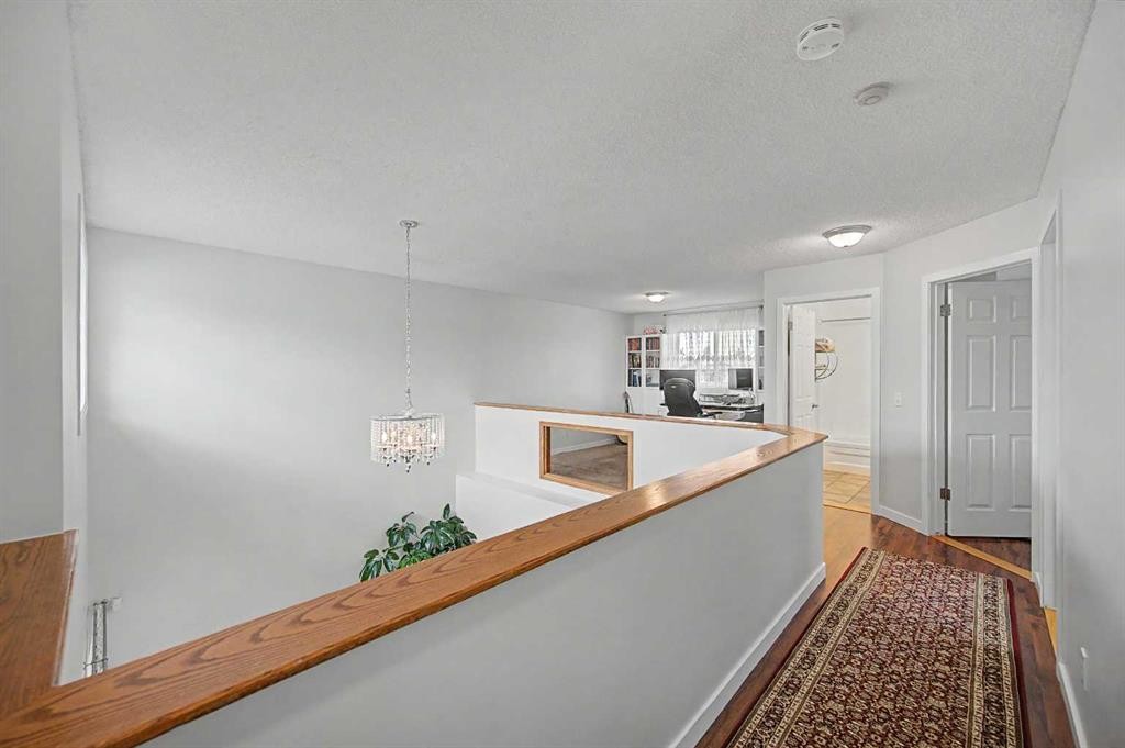 77 Citadel Gardens Nw, Calgary, AB