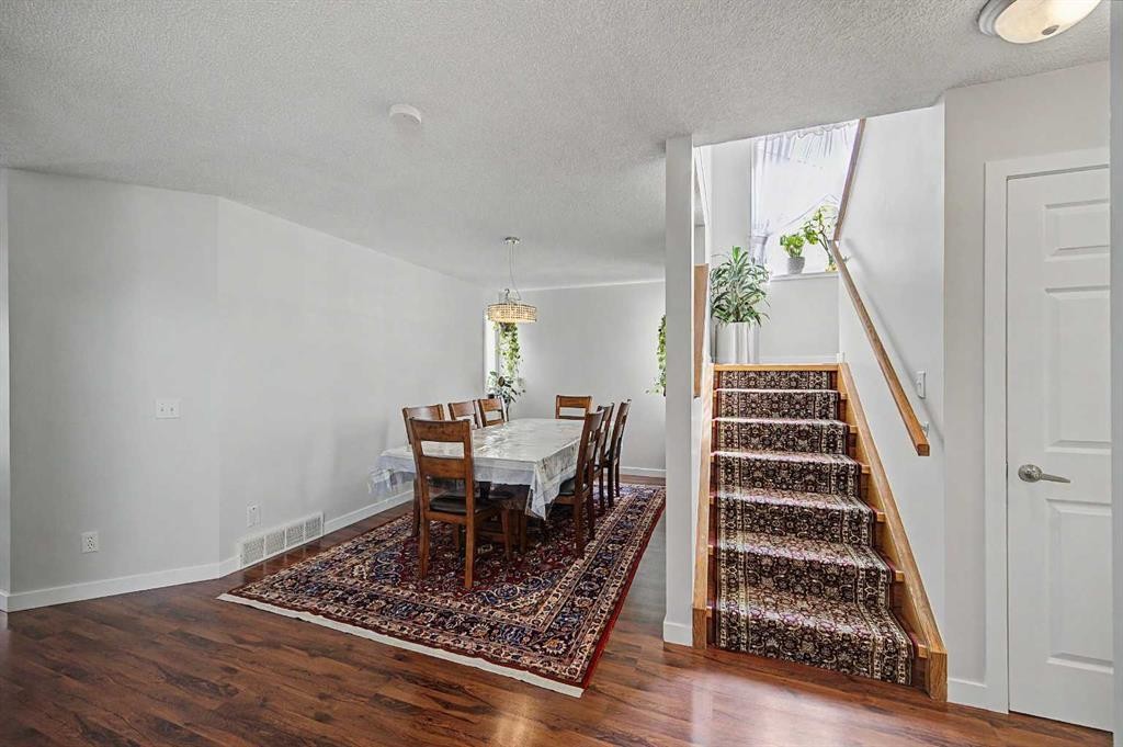 77 Citadel Gardens Nw, Calgary, AB