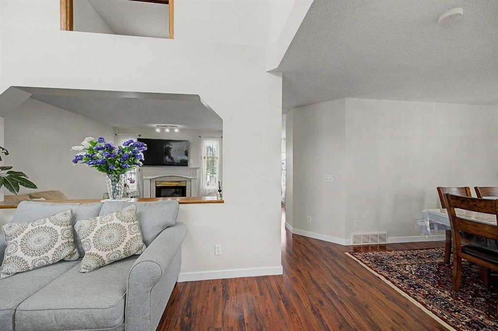 77 Citadel Gardens Nw, Calgary, AB