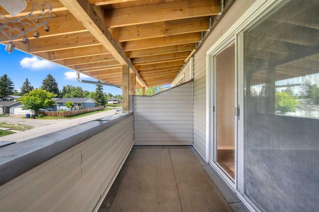 15 Ranch Glen Drive Nw, Calgary, AB - With Exterior