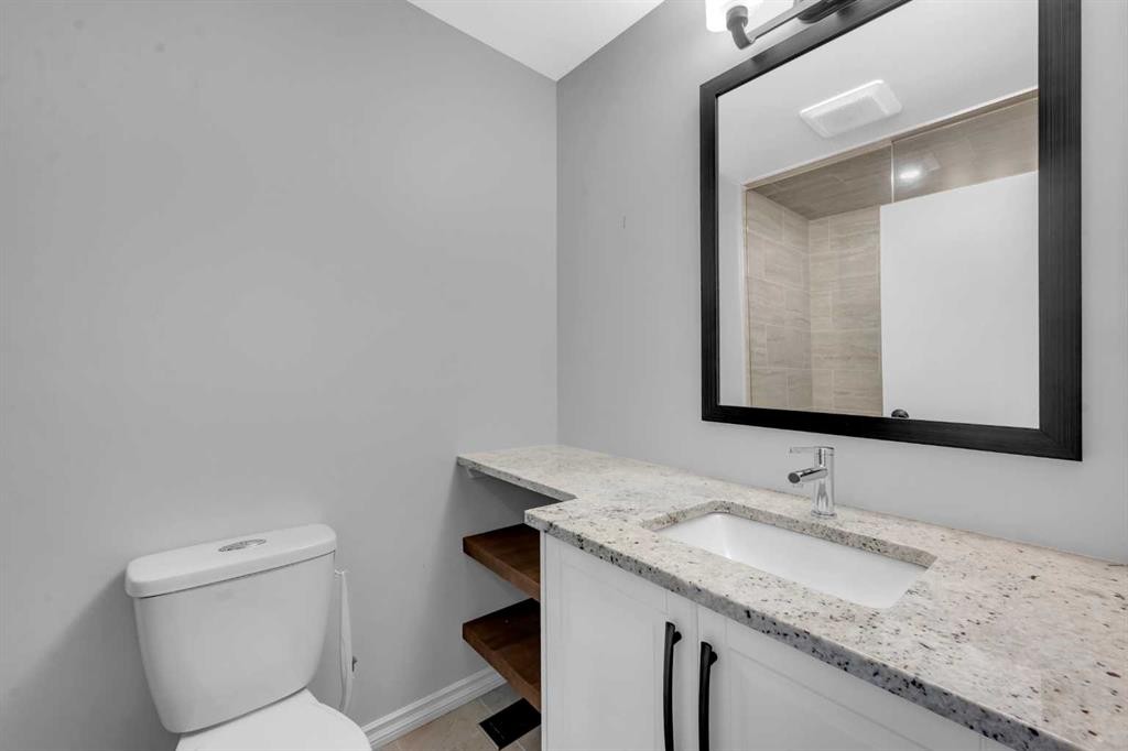 15 Ranch Glen Drive Nw, Calgary, AB - Indoor Photo Showing Bathroom